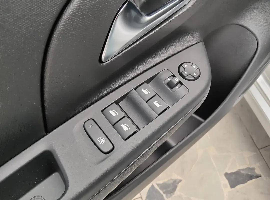 Opel Corsa-e - Thumbnail 10
