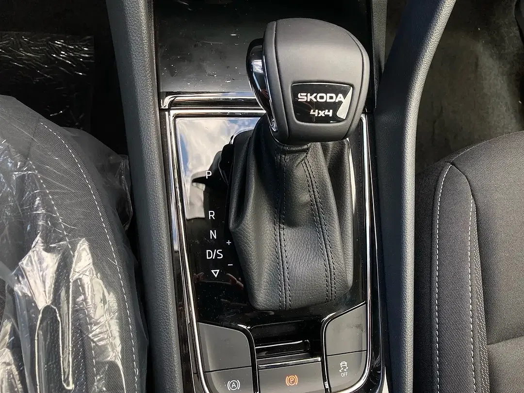 Skoda Karoq - Thumbnail 14