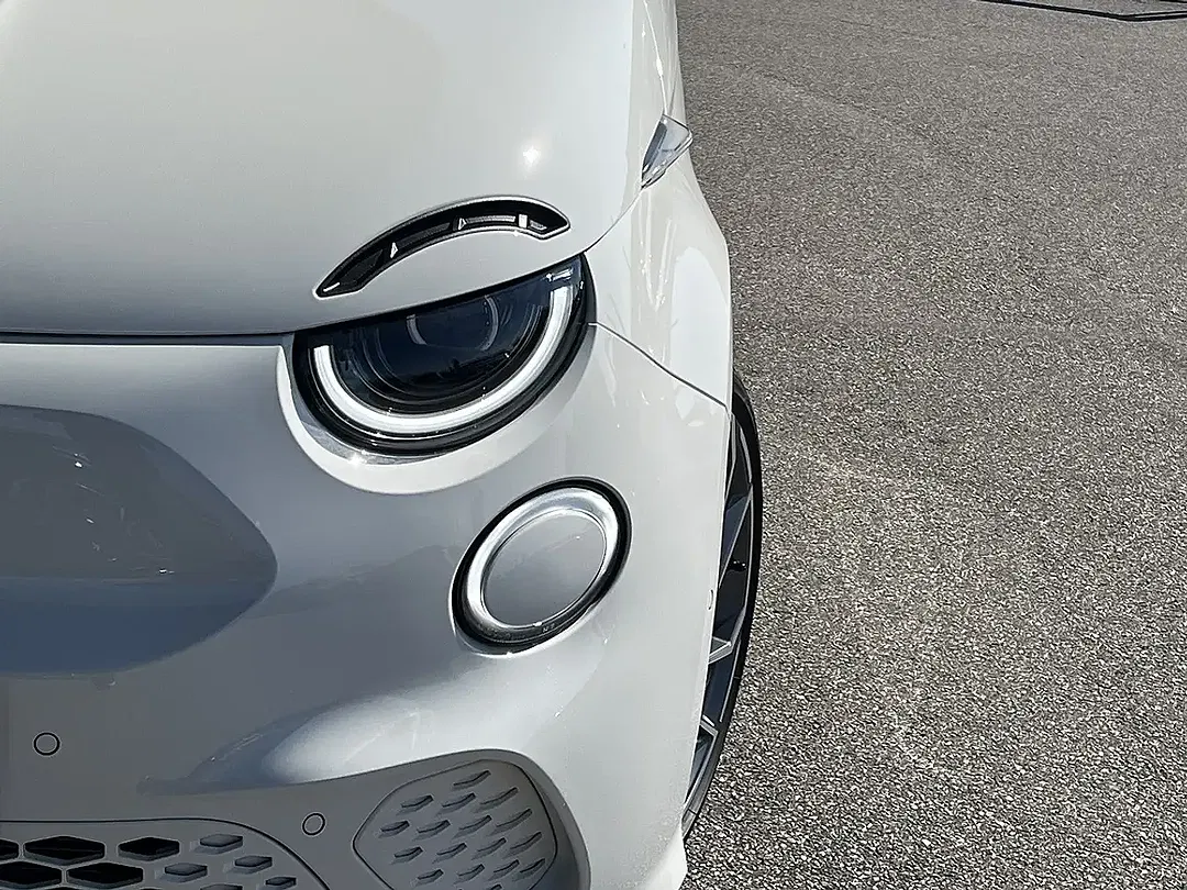 Abarth 500e - Thumbnail 11