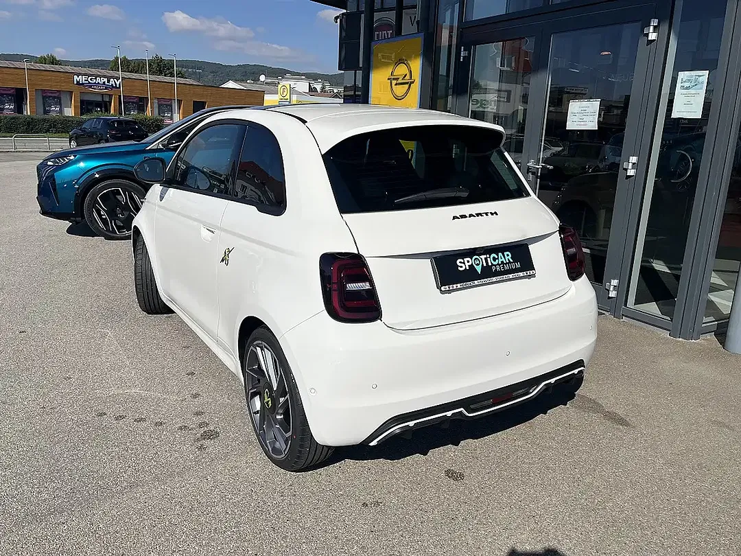 Abarth 500e - Thumbnail 8
