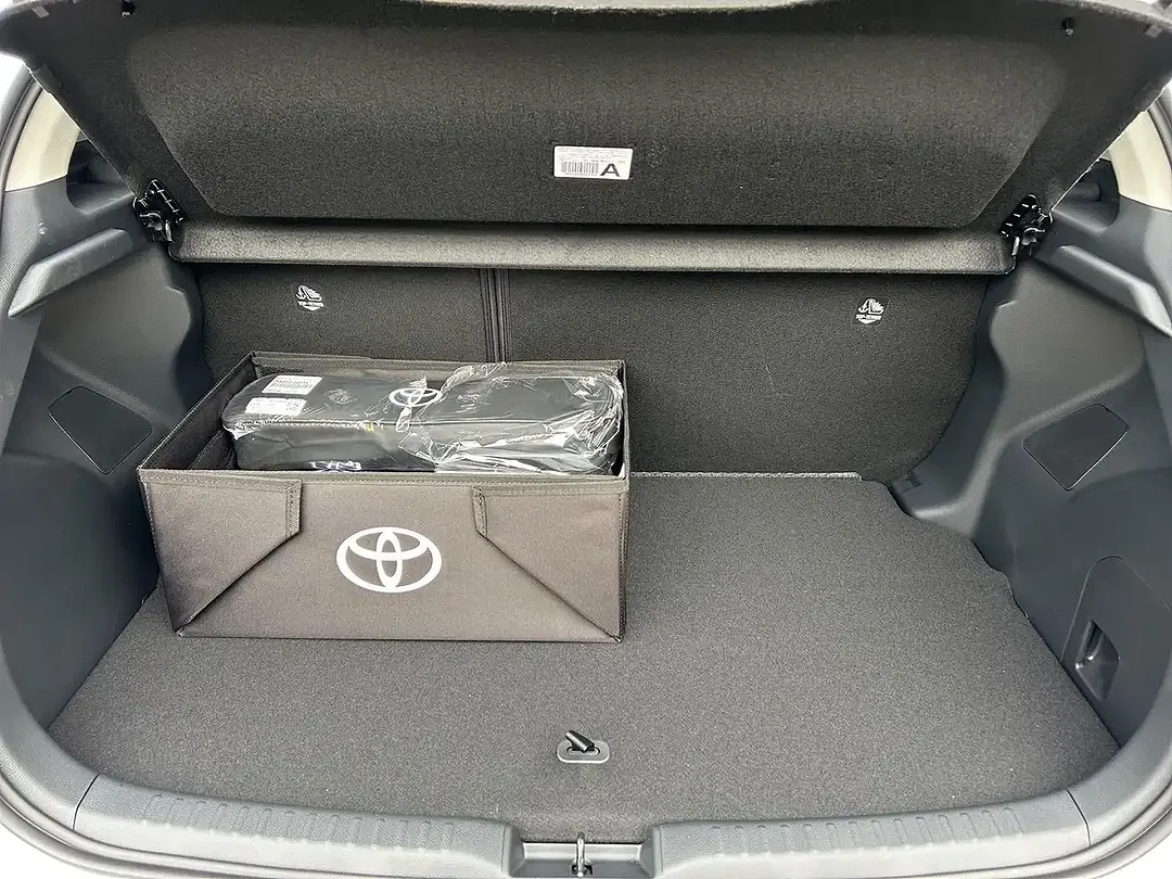 Toyota Yaris - Thumbnail 10