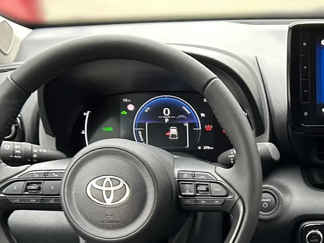 Toyota Yaris - Thumbnail 12