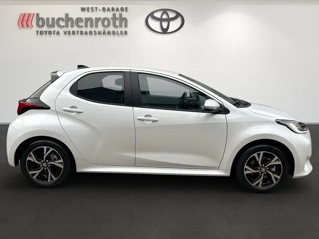 Toyota Yaris - Thumbnail 4