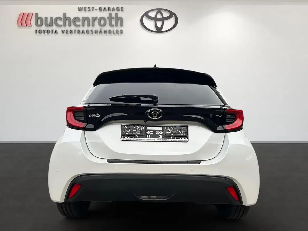 Toyota Yaris - Thumbnail 6