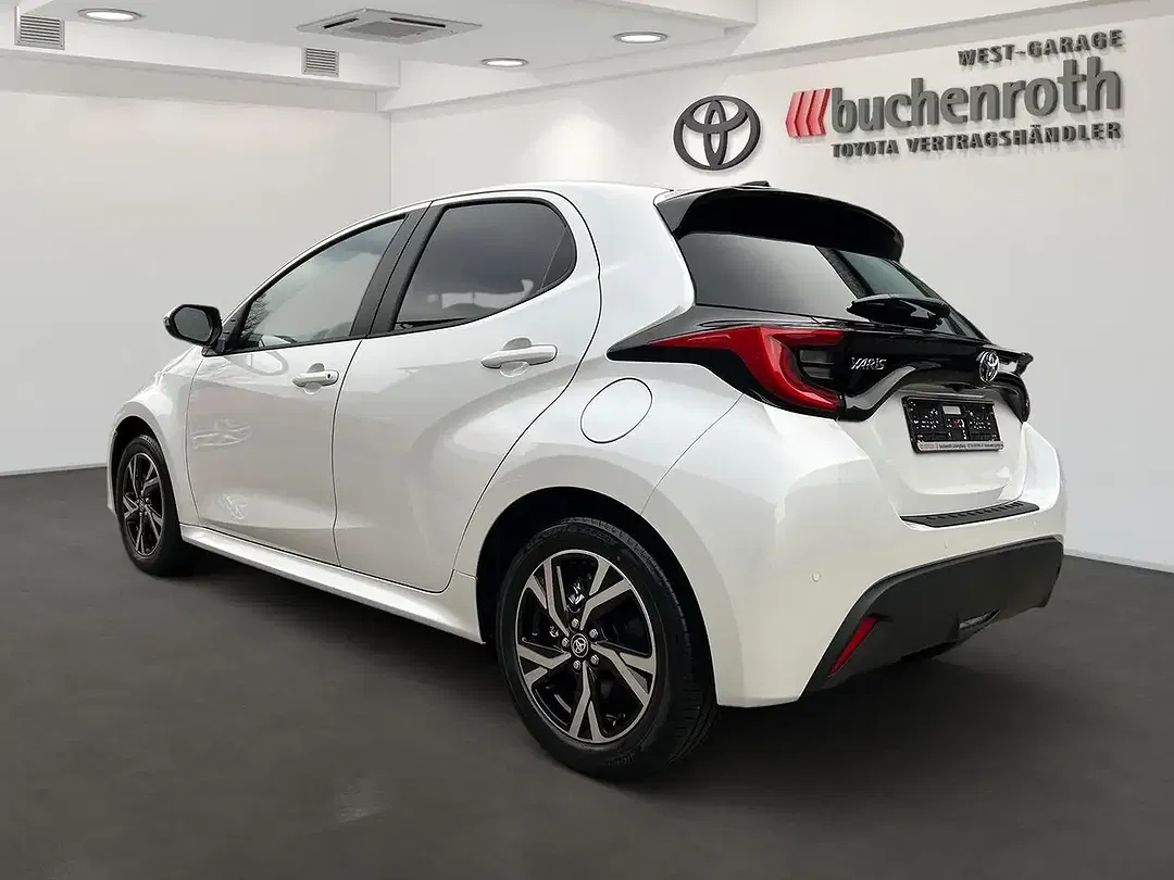 Toyota Yaris - Thumbnail 7