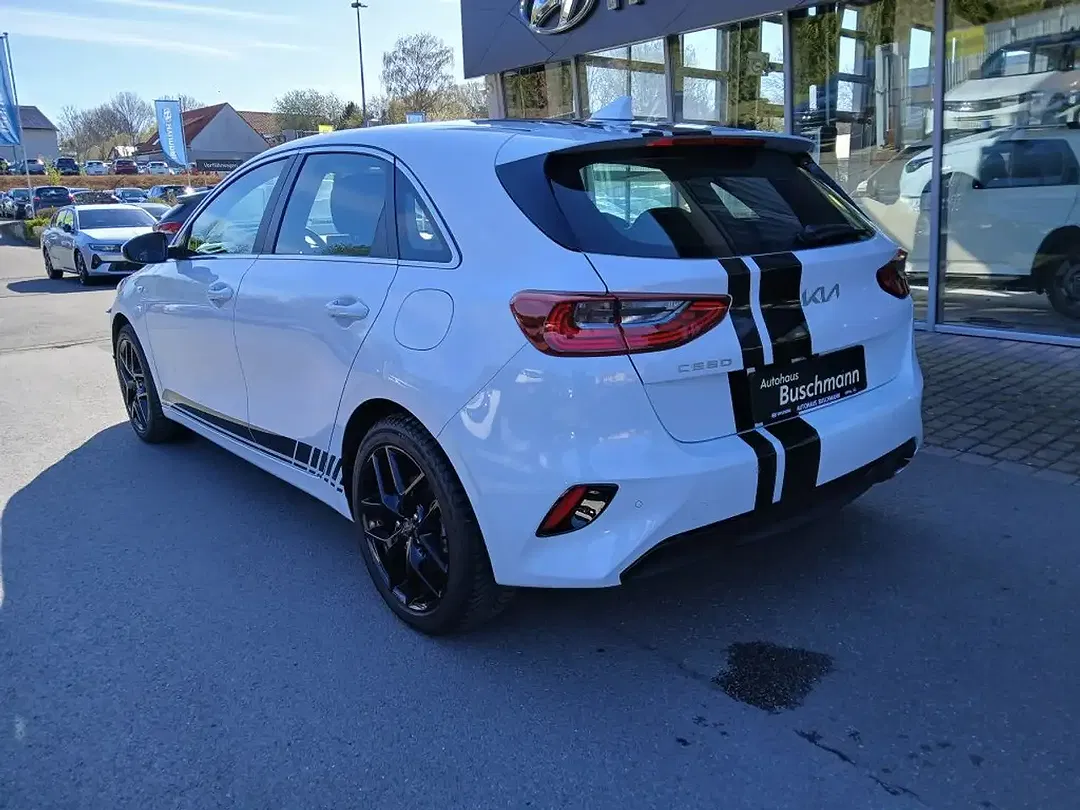 Kia Ceed / cee'd - Thumbnail 3