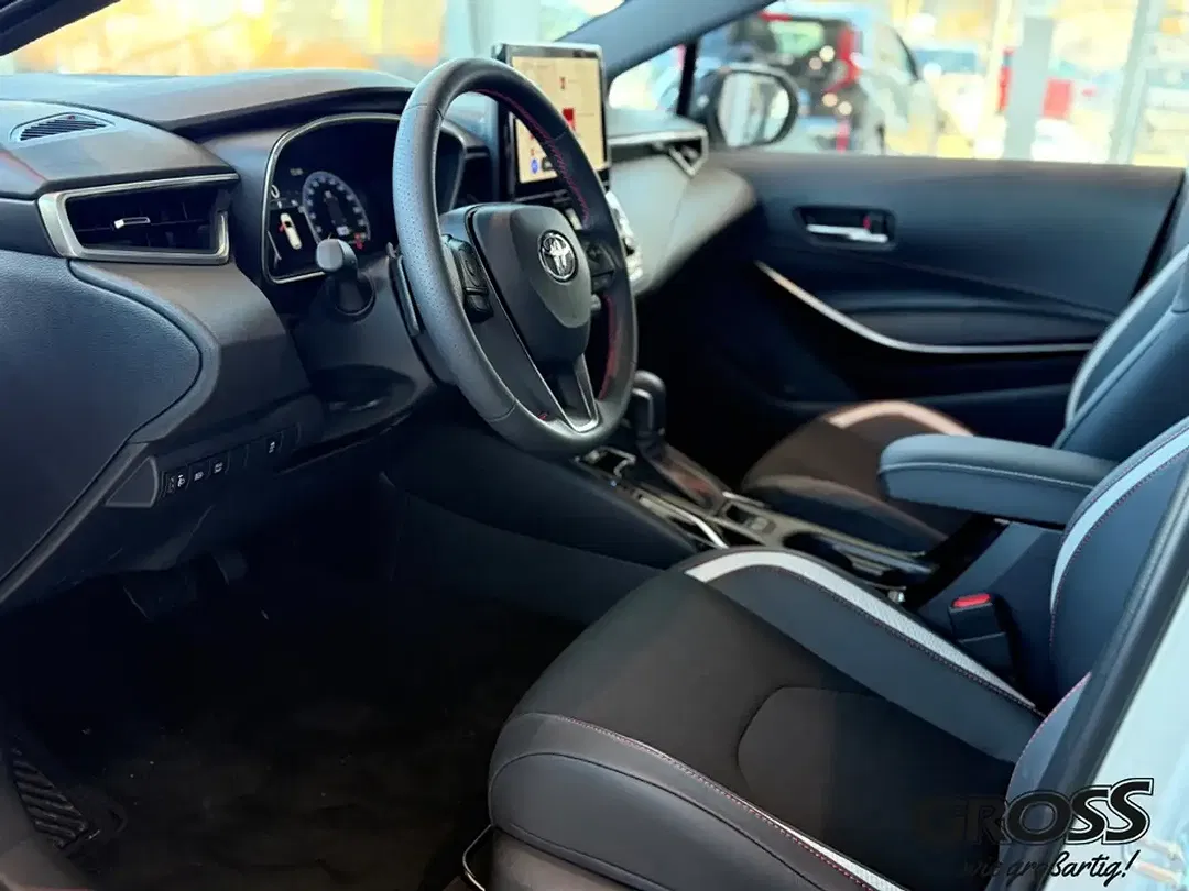 Toyota Corolla - Thumbnail 13