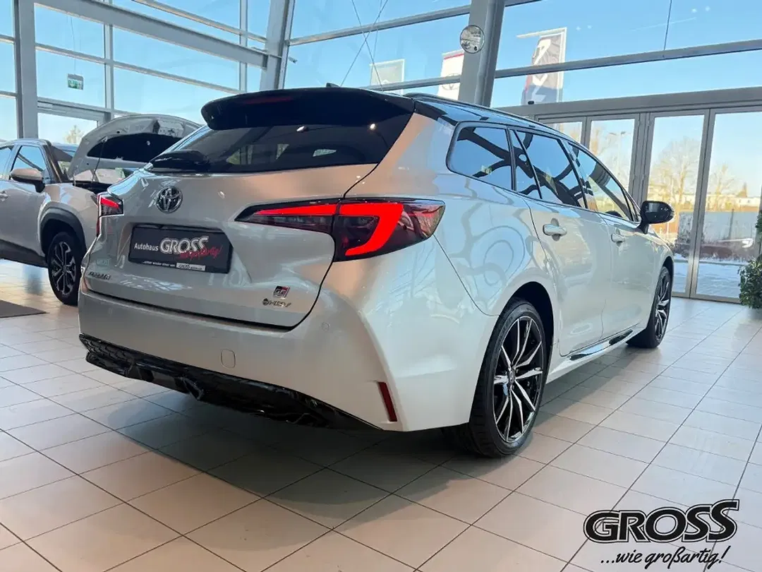 Toyota Corolla - Thumbnail 5