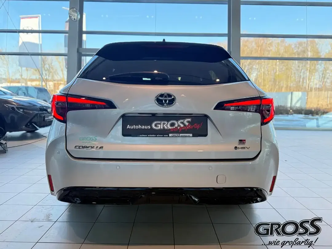 Toyota Corolla - Thumbnail 6