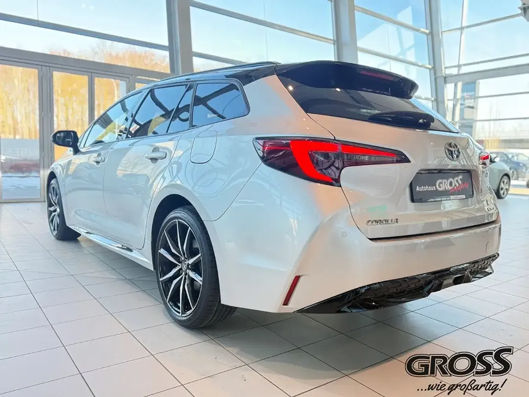 Toyota Corolla - Thumbnail 8