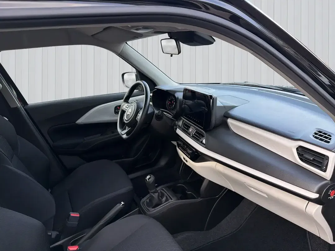 Suzuki Swift - Thumbnail 11
