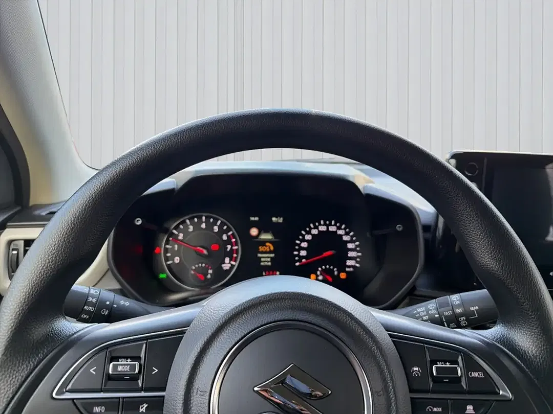 Suzuki Swift - Thumbnail 12
