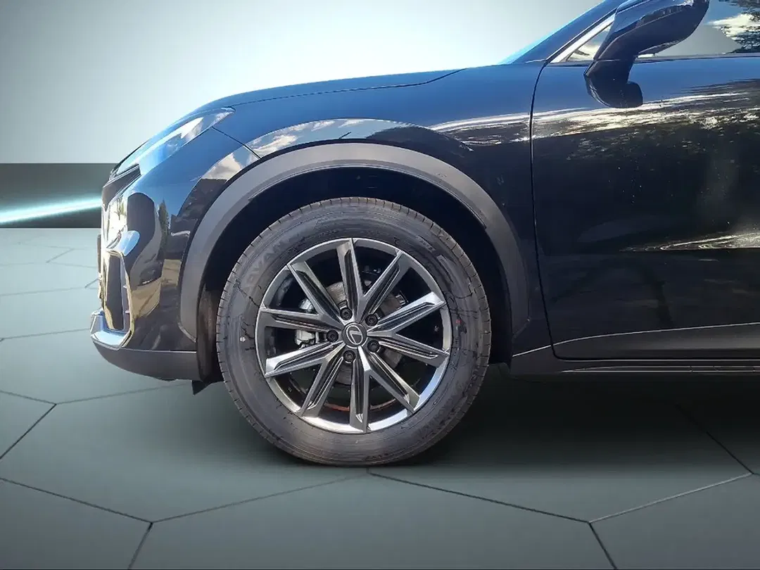 Lexus LBX - Thumbnail 13