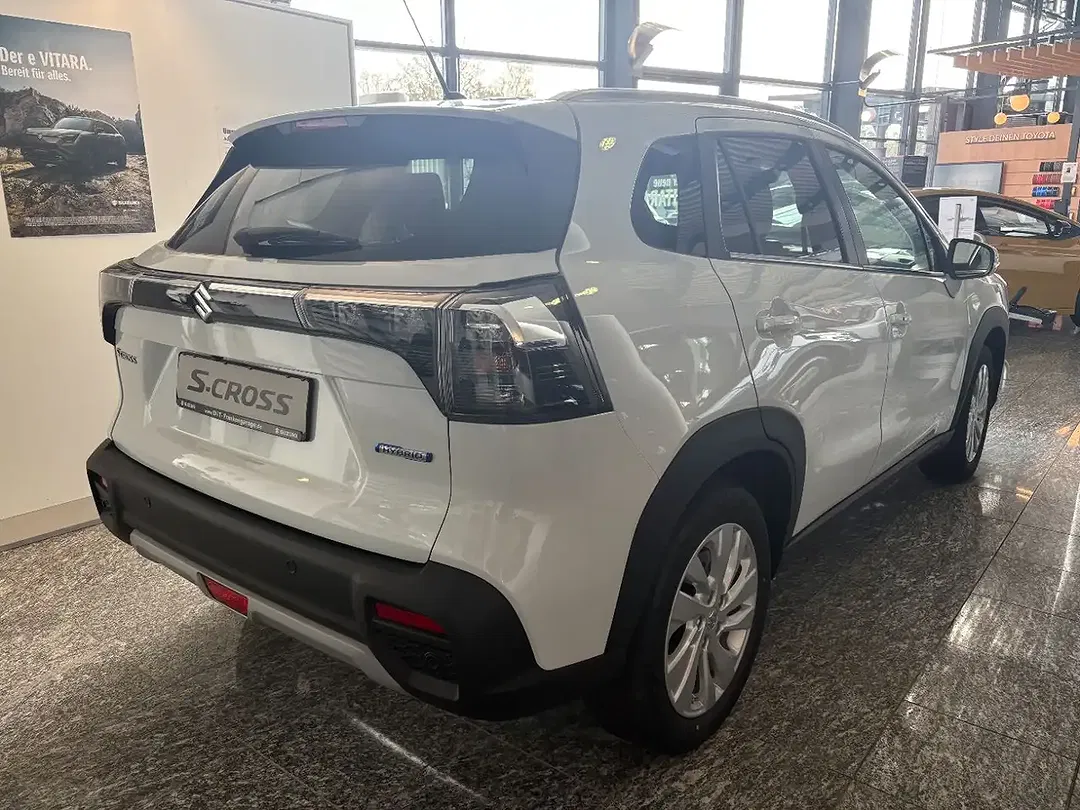 Suzuki S-Cross - Thumbnail 3