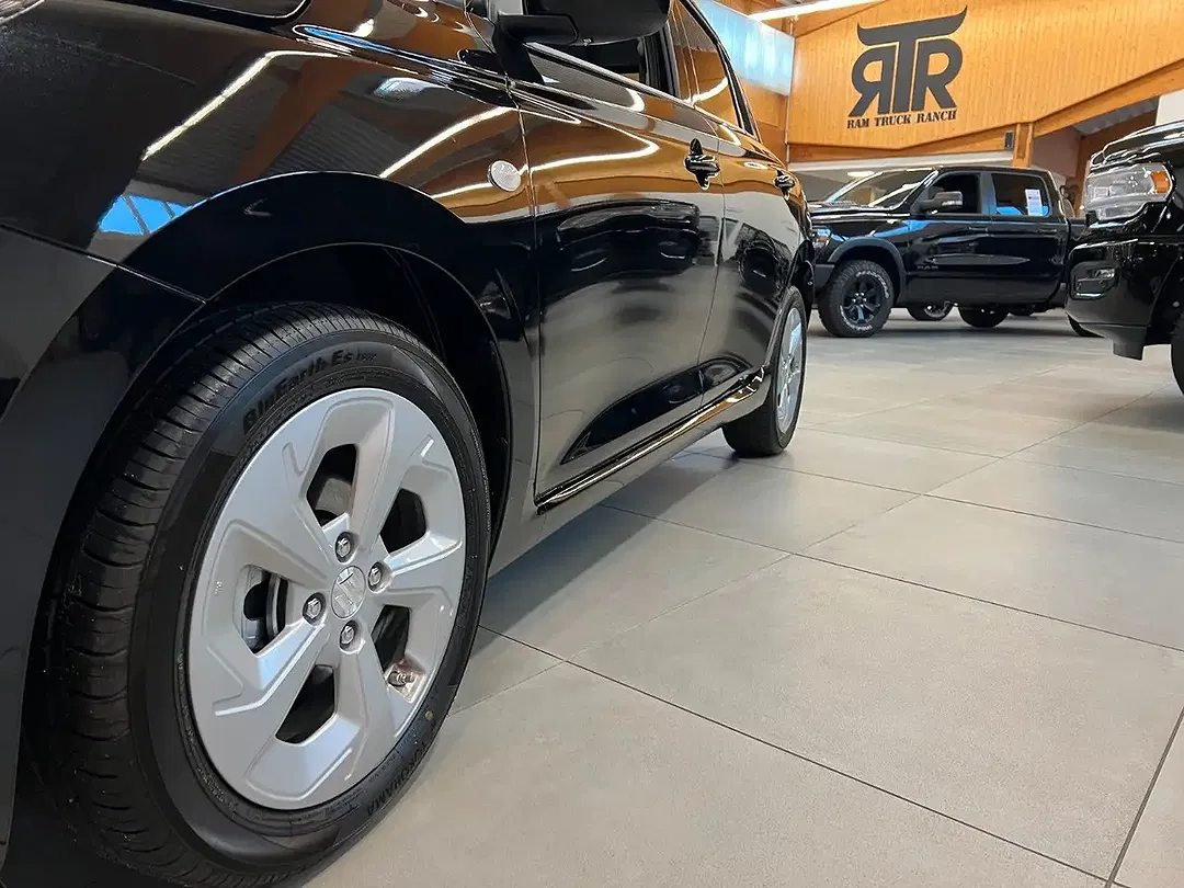 Suzuki Swift - Thumbnail 12