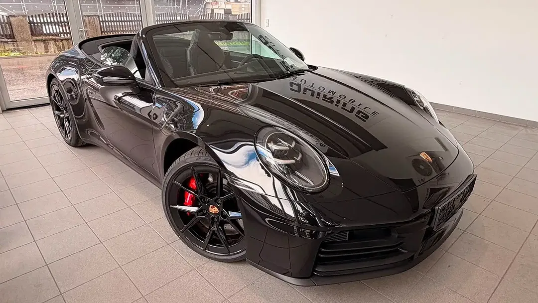 Porsche 992 - Thumbnail 2