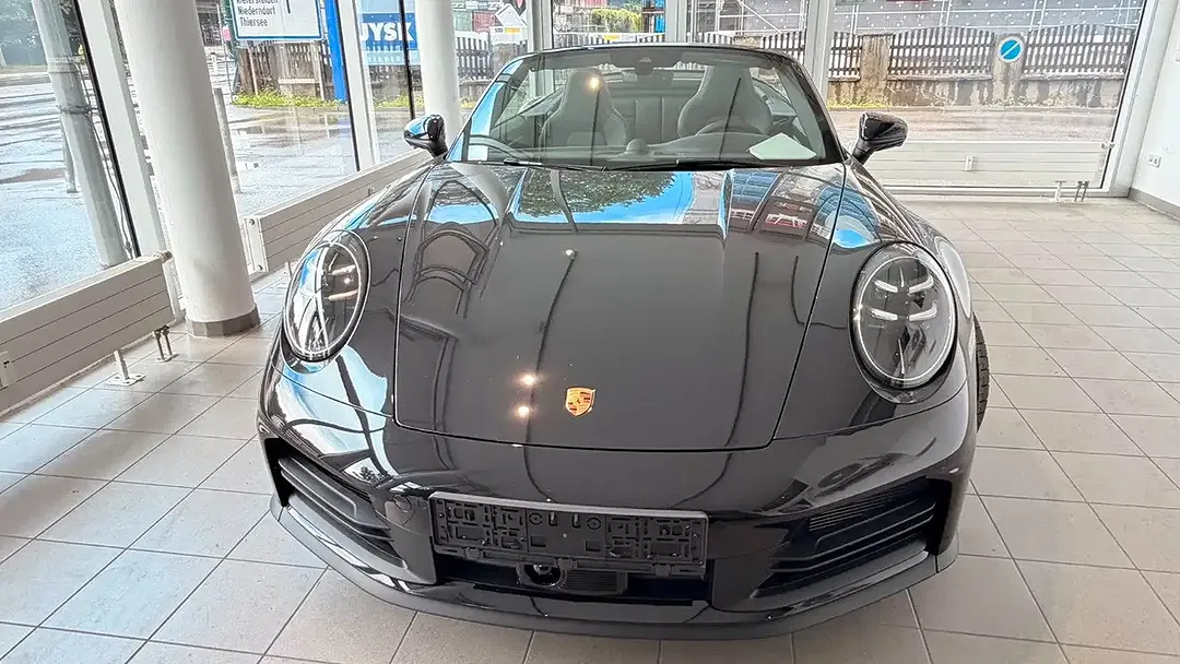 Porsche 992 - Thumbnail 3