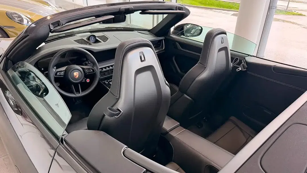 Porsche 992 - Thumbnail 6