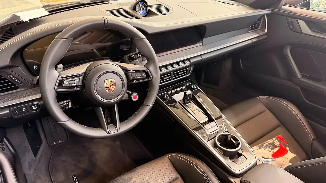 Porsche 992 - Thumbnail 8