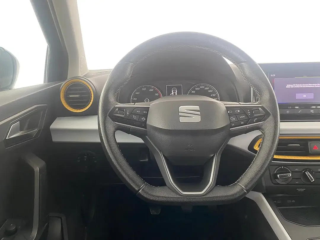 SEAT Arona - Thumbnail 12