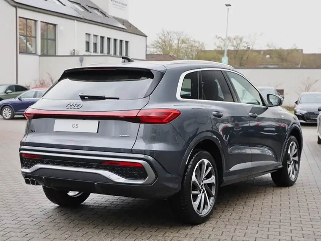 Audi Q5 - Thumbnail 1