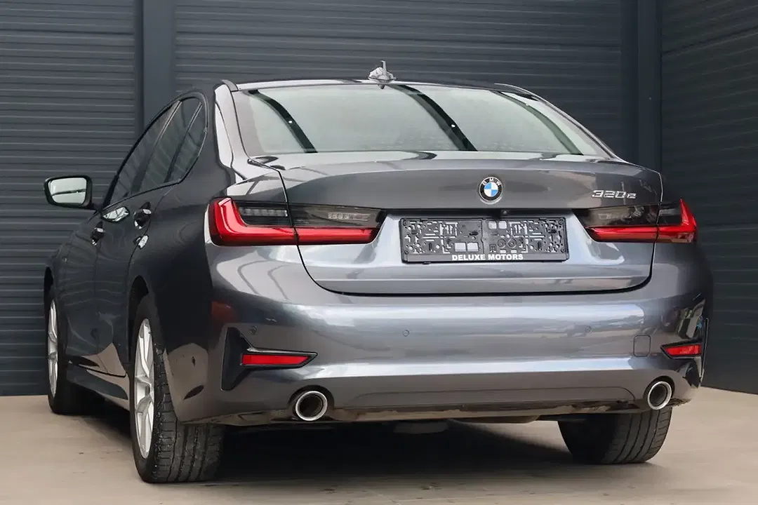BMW 320 - Thumbnail 7
