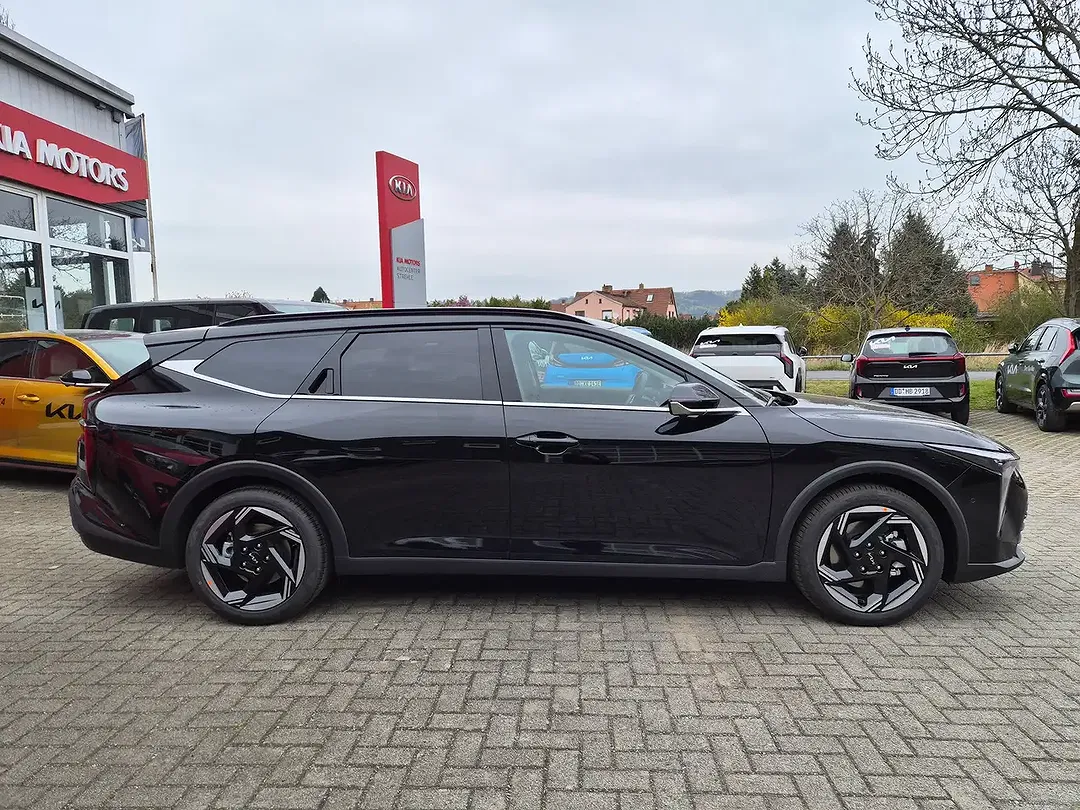 Kia K4 - Thumbnail 3