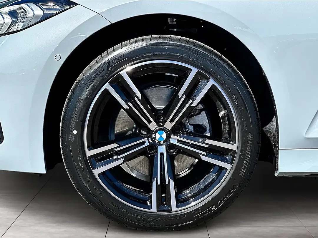 BMW 320 - Thumbnail 6