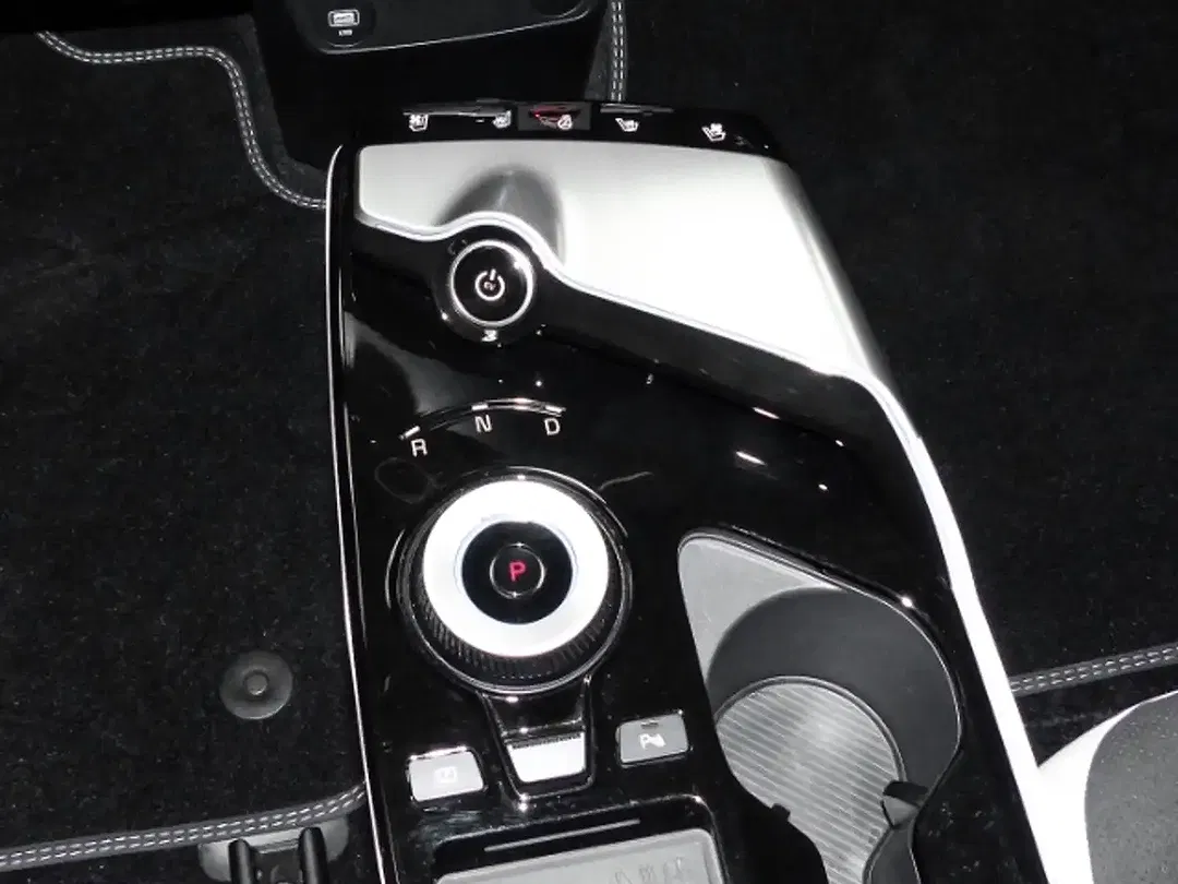 Kia EV6 - Thumbnail 10