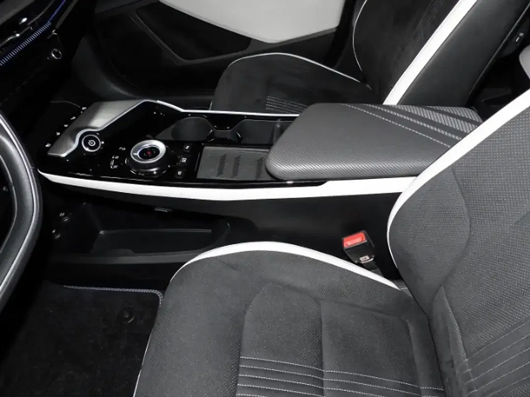 Kia EV6 - Thumbnail 11