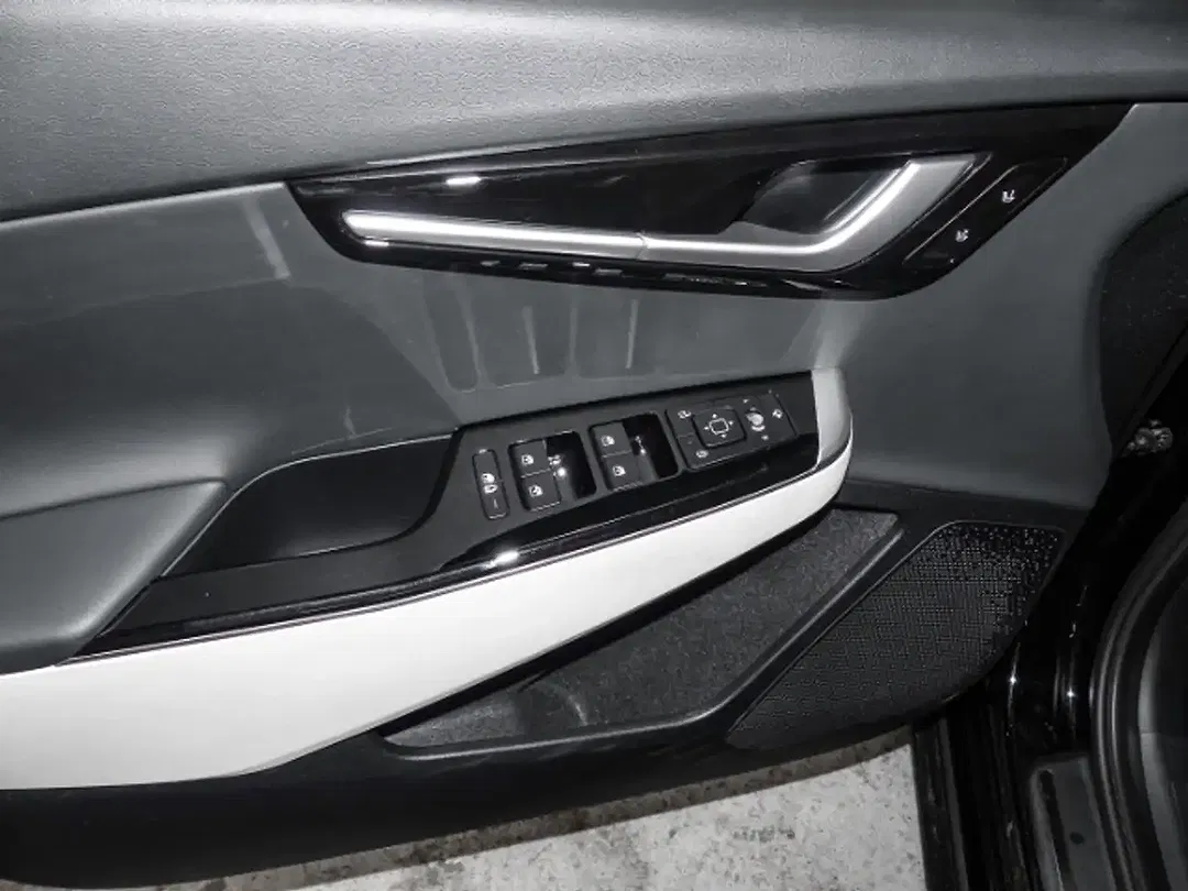 Kia EV6 - Thumbnail 13