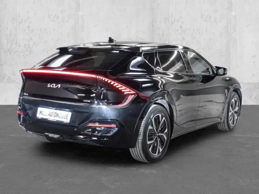 Kia EV6 - Thumbnail 2