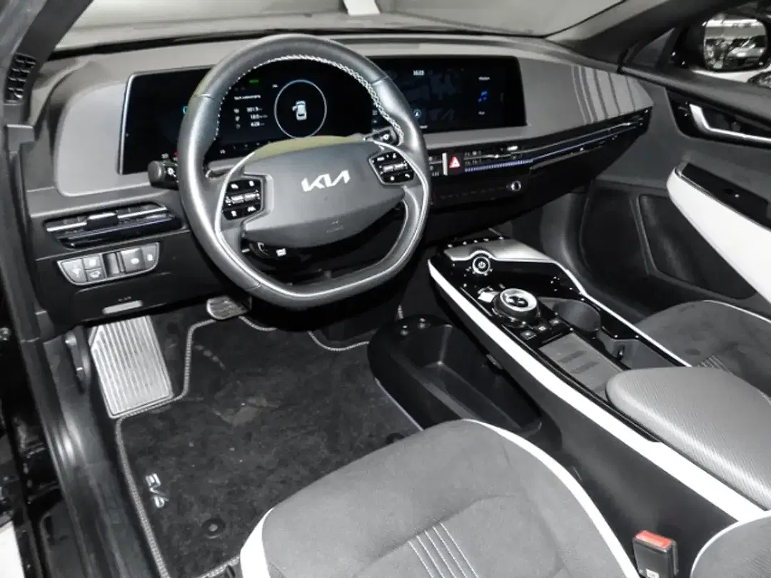 Kia EV6 - Thumbnail 5