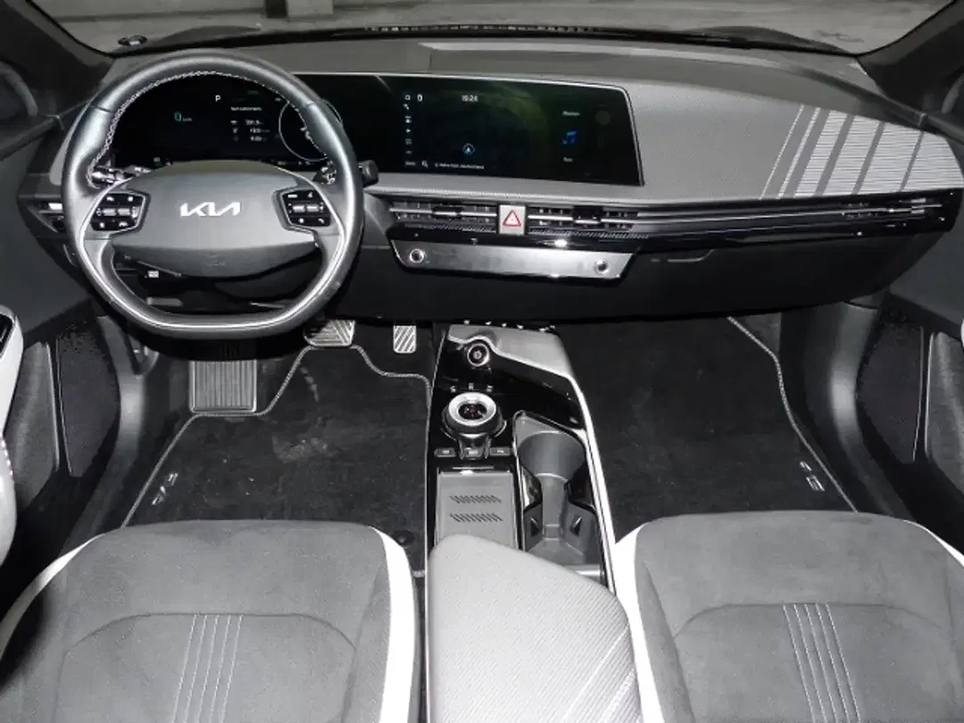 Kia EV6 - Thumbnail 6