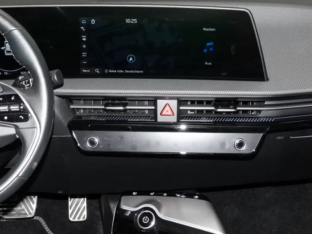 Kia EV6 - Thumbnail 7