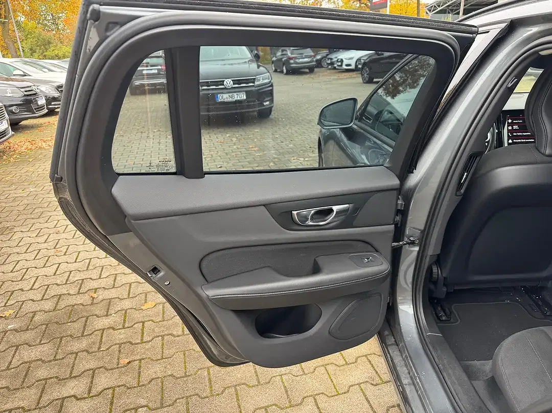 Volvo V60 - Thumbnail 12