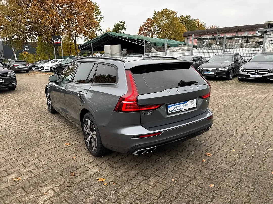 Volvo V60 - Thumbnail 3