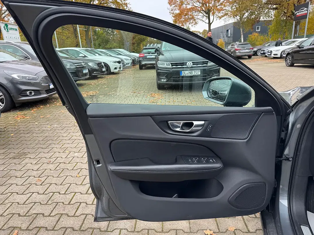 Volvo V60 - Thumbnail 9