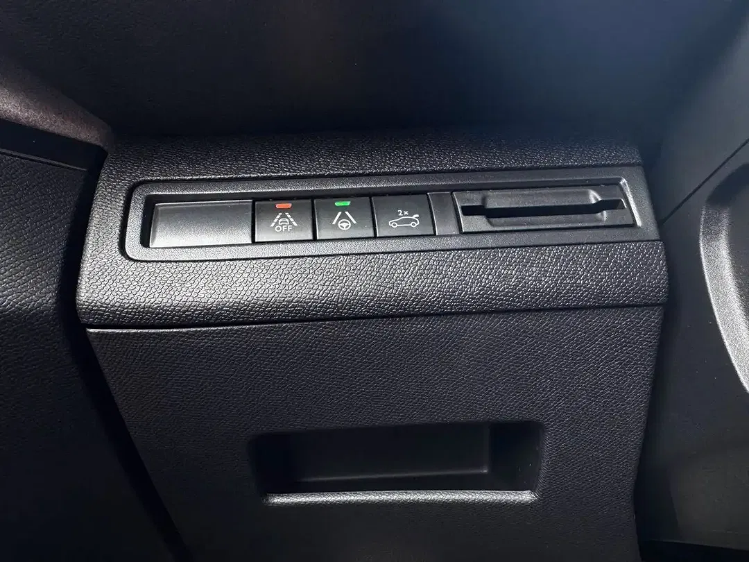 Peugeot 3008 - Thumbnail 10