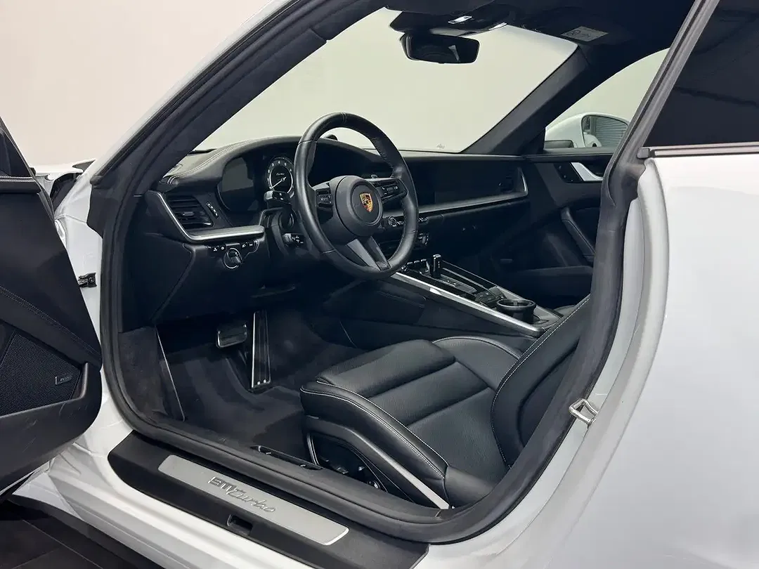 Porsche 992 - Thumbnail 11
