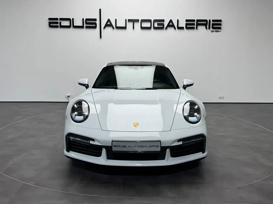 Porsche 992 - Thumbnail 2