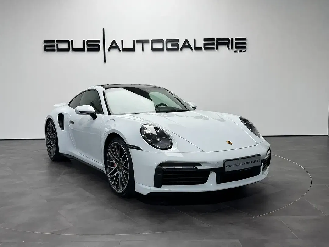 Porsche 992 - Thumbnail 3