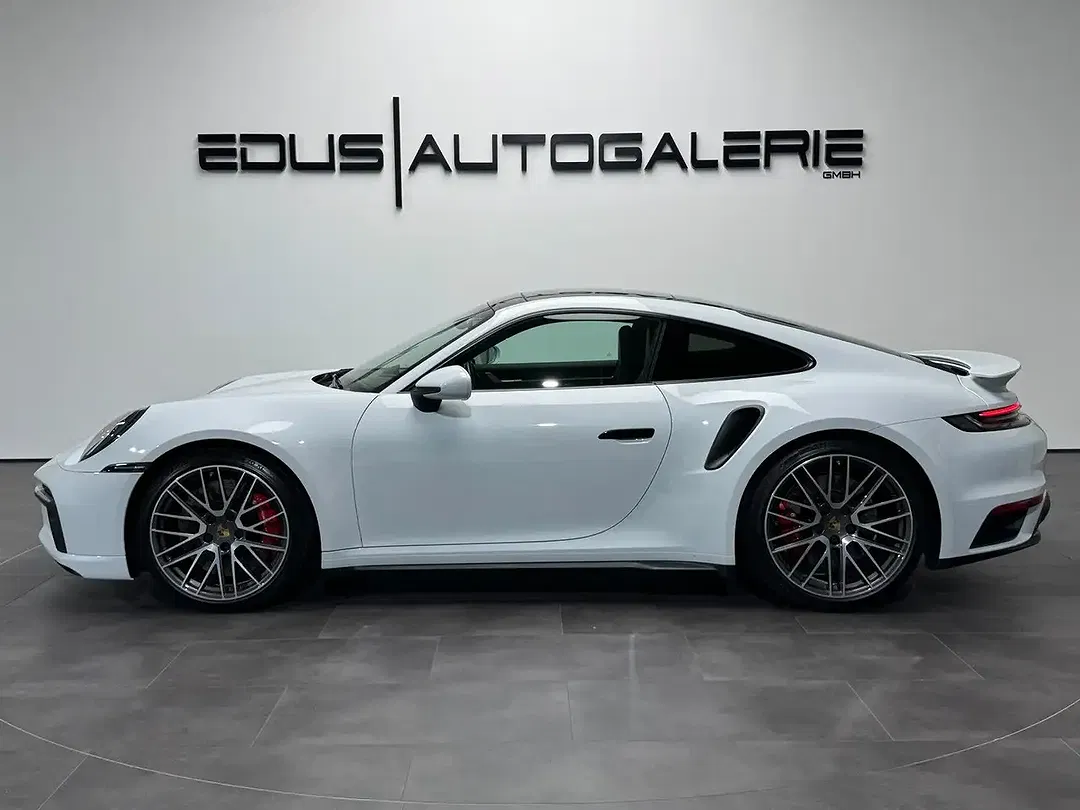 Porsche 992 - Thumbnail 5