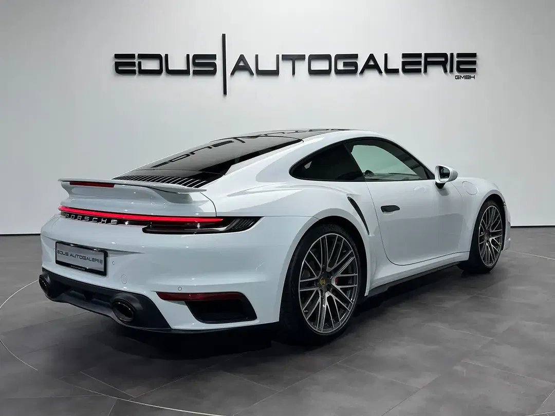 Porsche 992 - Thumbnail 6
