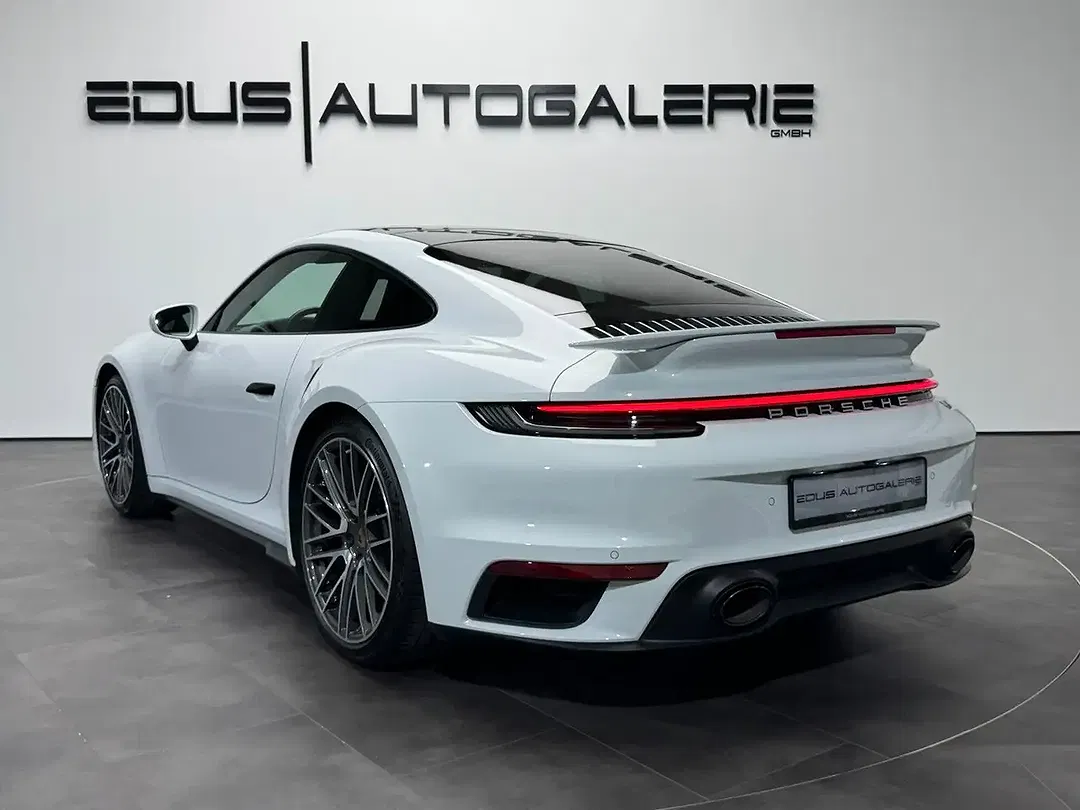 Porsche 992 - Thumbnail 8