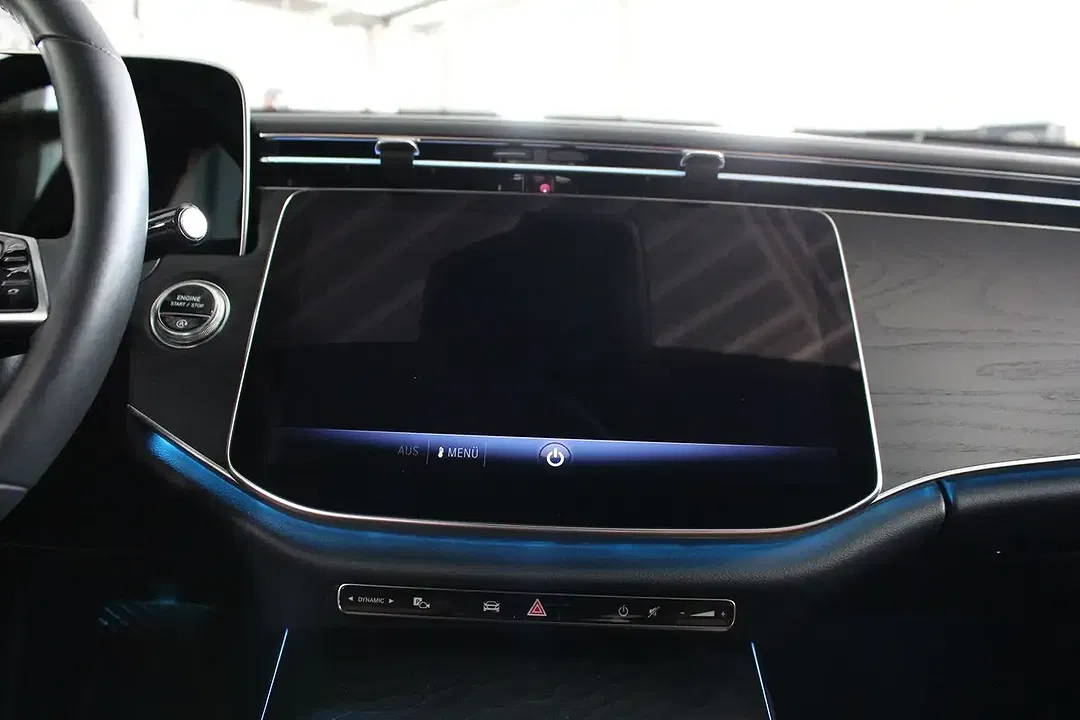 Mercedes-Benz E 220 - Thumbnail 13