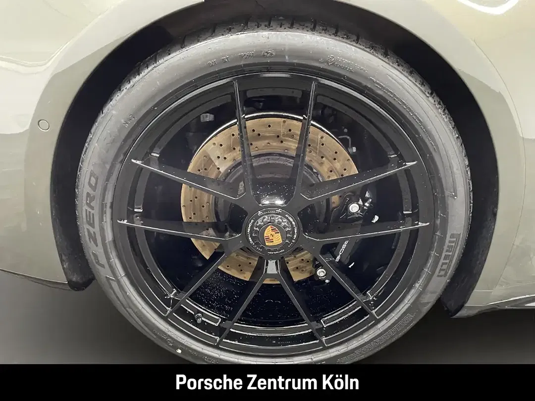 Porsche 992 - Thumbnail 10