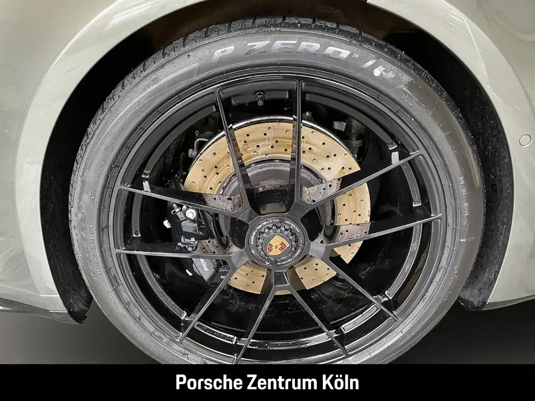 Porsche 992 - Thumbnail 11