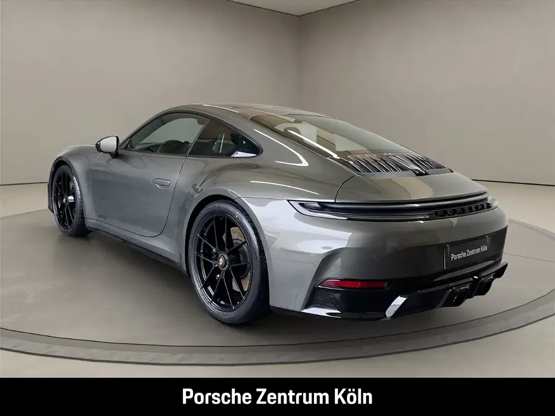 Porsche 992 - Thumbnail 3