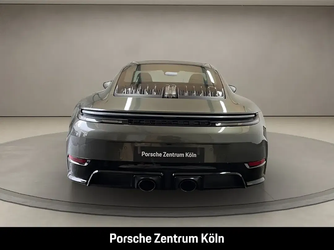 Porsche 992 - Thumbnail 4